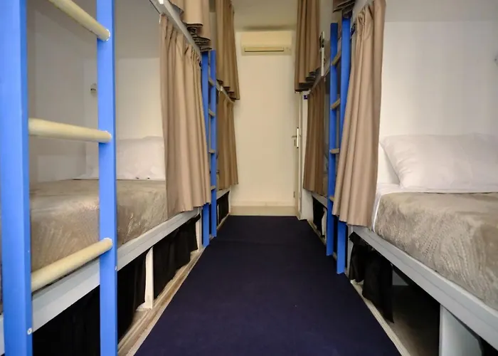 ホステル Paradise *